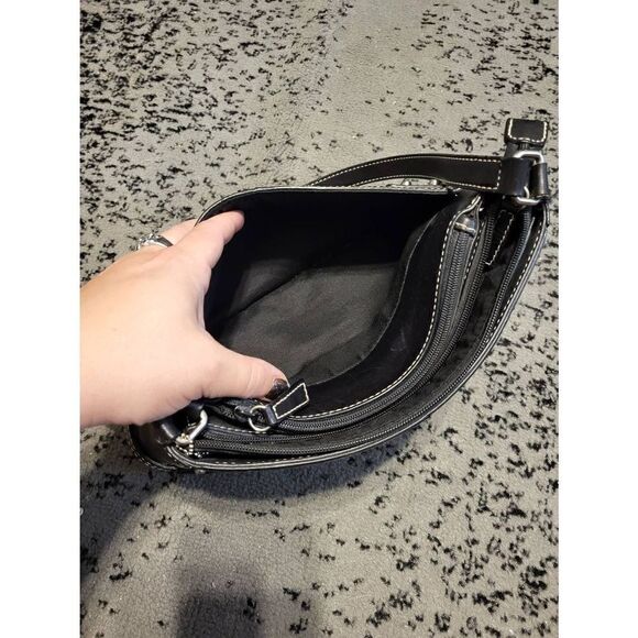 Etienne Aigner black leather purse - Picture 7 of 11